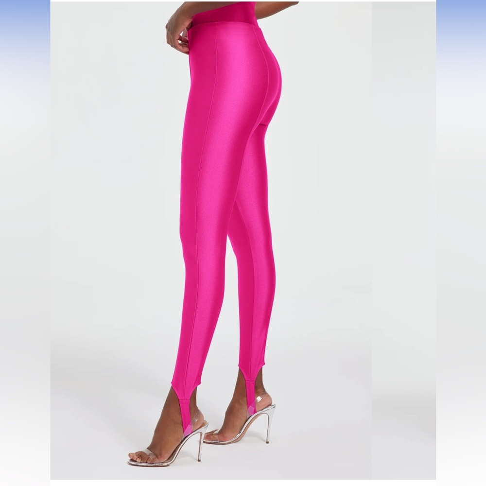 NWOT Good American COMPRESSION SHINE STIRRUP PANTS 💞💞